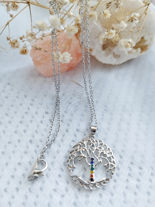 Krásný čakrový náhrdelník