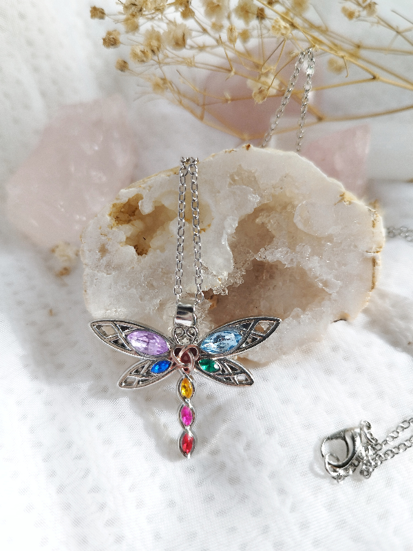 Čakrový náhrdelník vážka