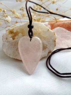 Něžný náhrdelník se srdcem z růženínu