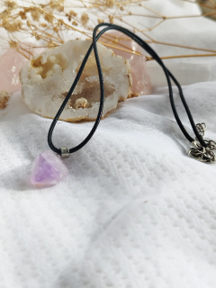 Náhrdelník se surovým ametystem 